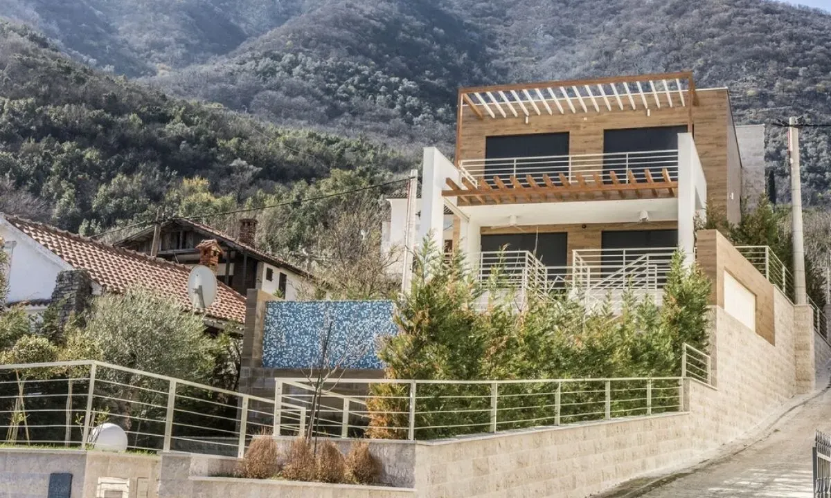 Sale, house, 371m², Stoliv, Kotor