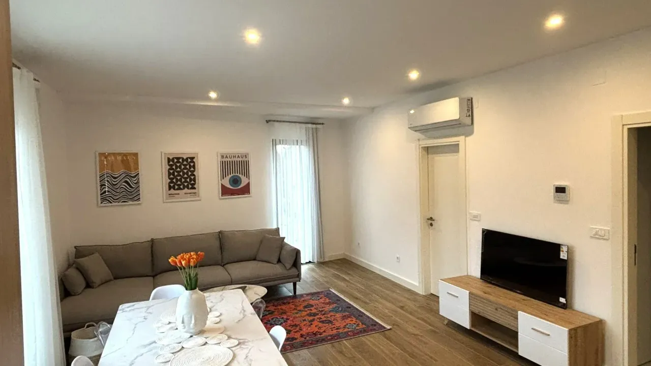 Rent, apartment, 54m², Tivat, Crna Gora