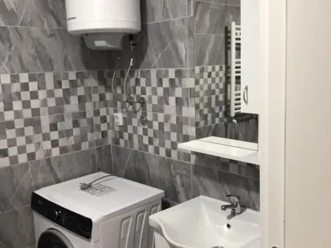 Izdavanje, trosoban stan, 56m², Centar, Jagodina - image 4