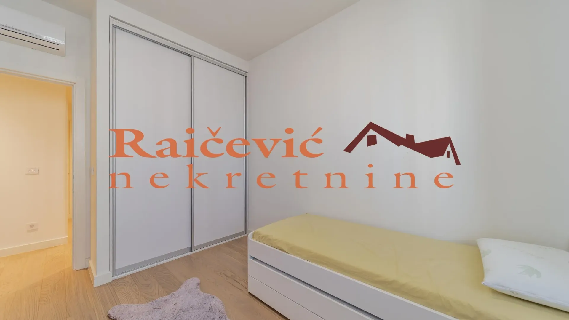 Prodaja, četvorosoban stan, 110m², Savski Venac, Beograd
