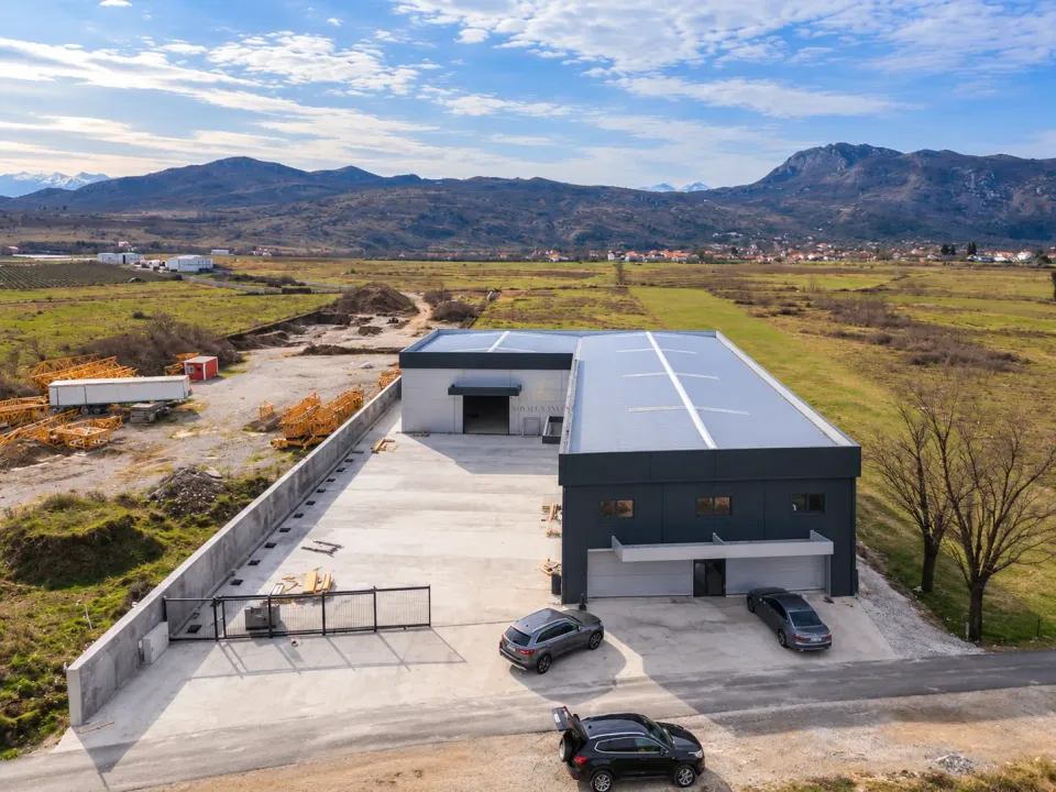 Rent, office space, 1000m², Donja Gorica, Podgorica