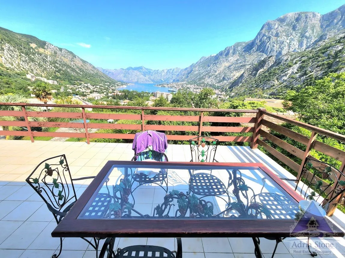 Prodaja, kuća, 1500m², Škaljari, Kotor