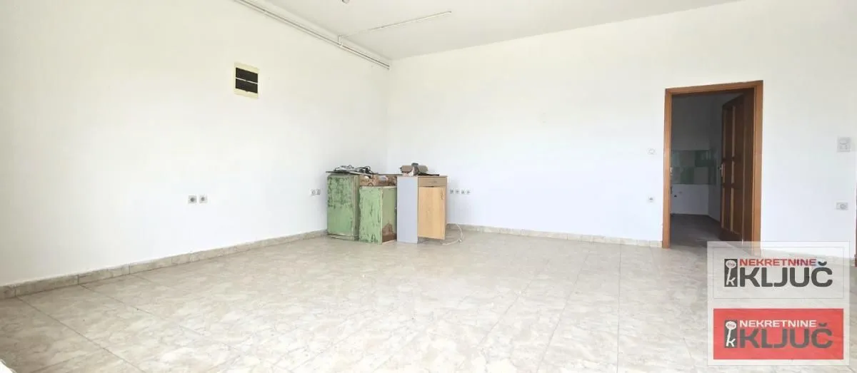 Izdavanje, poslovni prostor, 60m², Futog, Novi Sad Sve Podlokacije