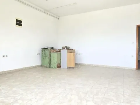 Izdavanje, poslovni prostor, 60m², Futog, Novi Sad Sve Podlokacije - image 5