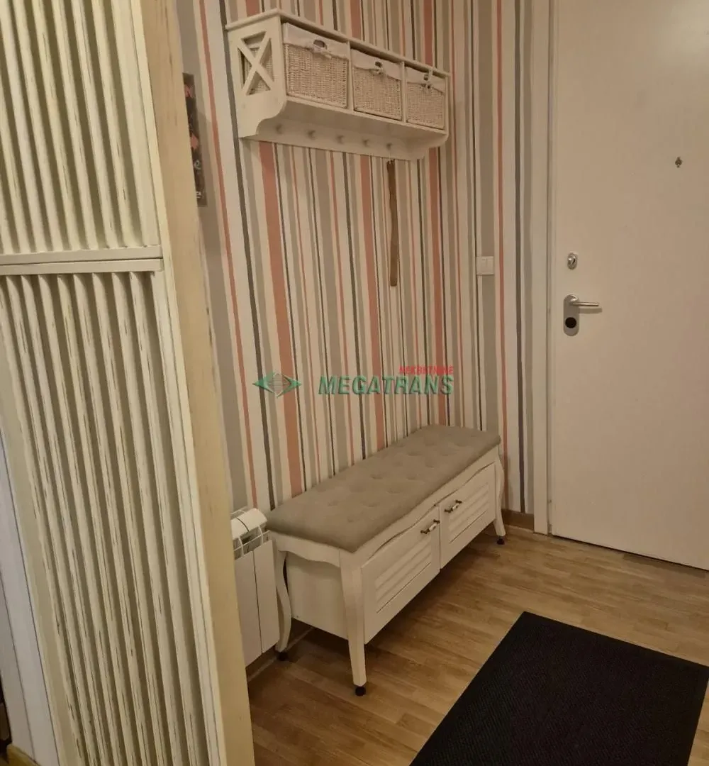Izdavanje, trosoban stan, 102m², Belvil, Beograd
