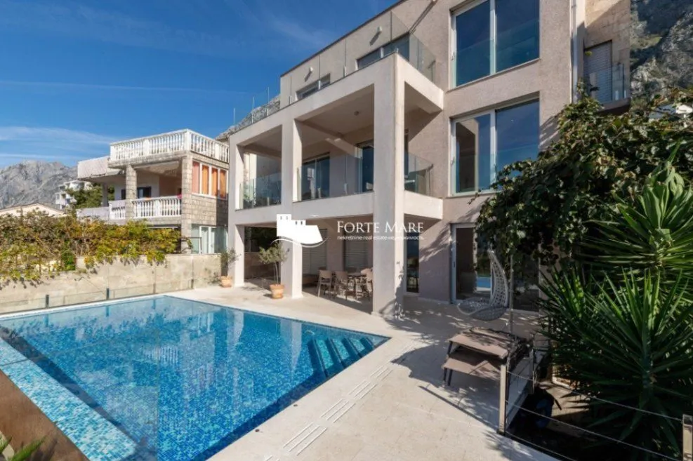 Sale, house, 300m², Sveti Stasije, Kotor