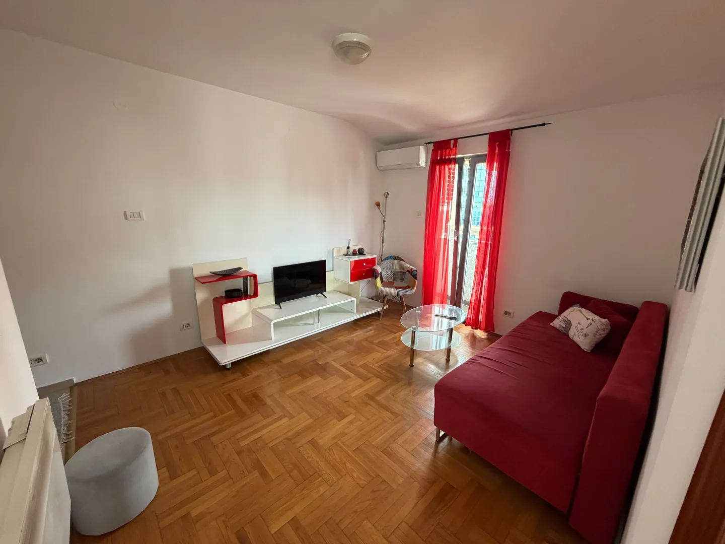 Rent, one bedroom apartment, 50m², 1 maj, Podgorica