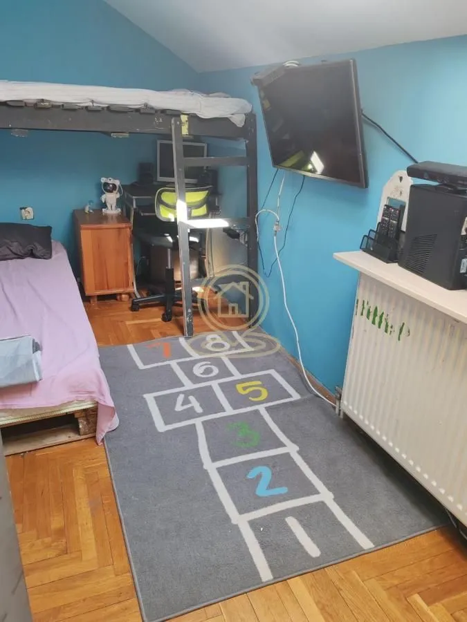 Prodaja, četvorosoban stan, 70m², Bulevar Evrope, Novi Sad Sve Podlokacije