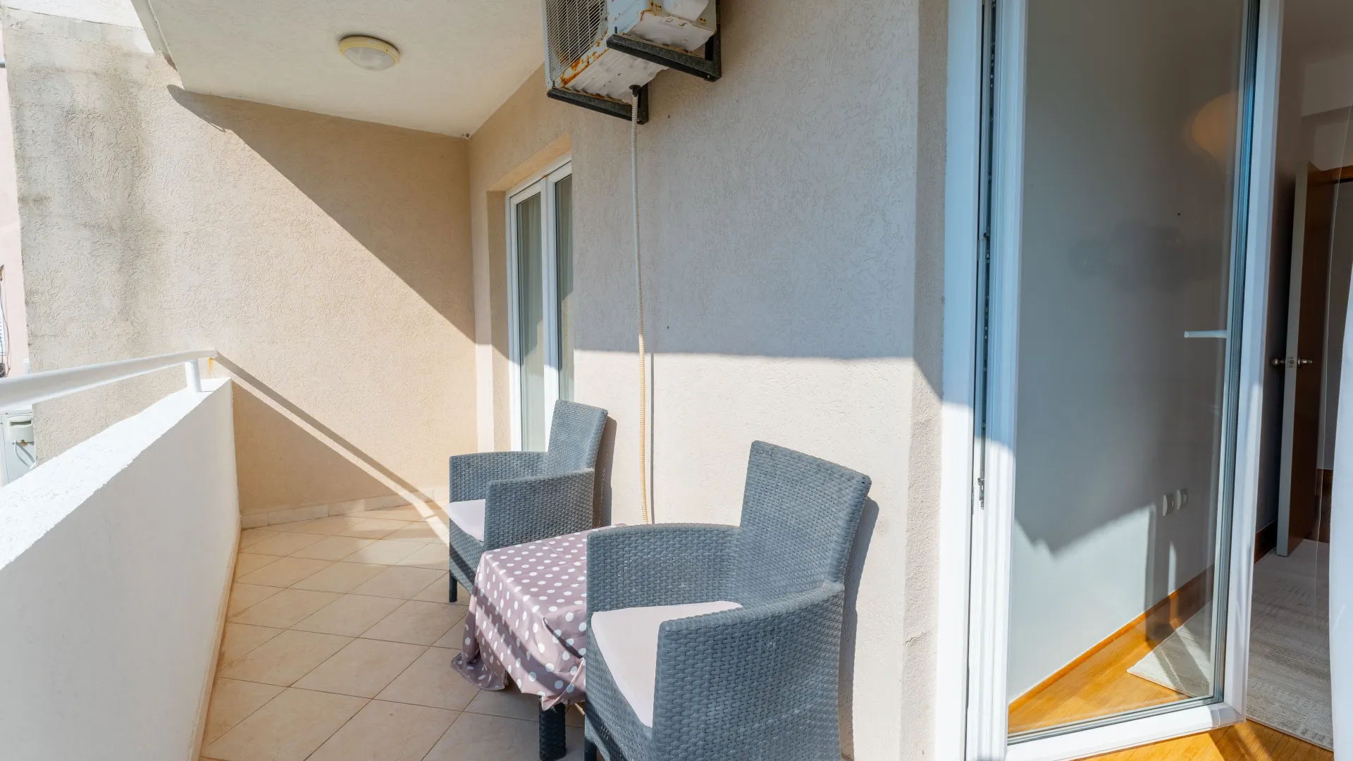Prodaja, dvosoban stan, 68m², Pržno, Budva