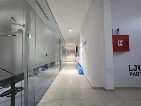 Sale, office space, 370m², Blok 9, Podgorica - image 7