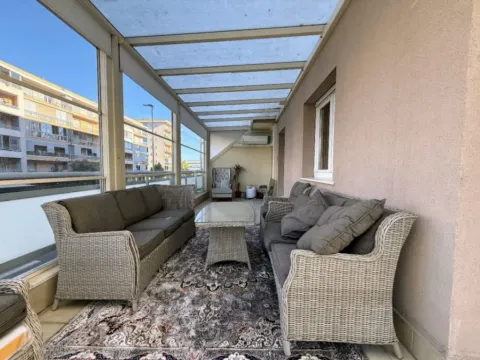 Sale, three bedroom apartment, 180m², City Kvart, Podgorica - image 5