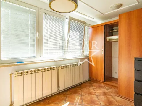 Izdavanje, poslovni prostor, 65m², Centar, Podgorica - image 7
