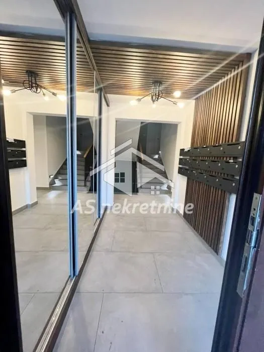 Izdavanje, stan, 55m², Južni Bulevar, Vračar Sve Podlokacije