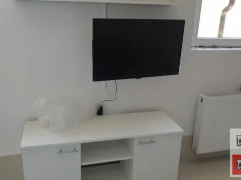 Izdavanje, jednosoban stan, 50m², Petrovaradin, Novi Sad - image 4