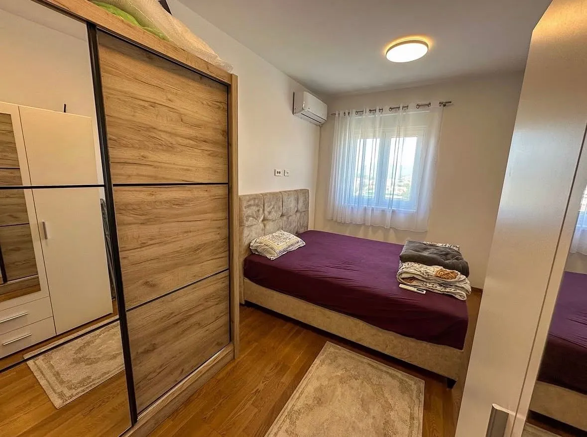 Izdavanje, dvosoban stan, 70m², Zabjelo, Podgorica