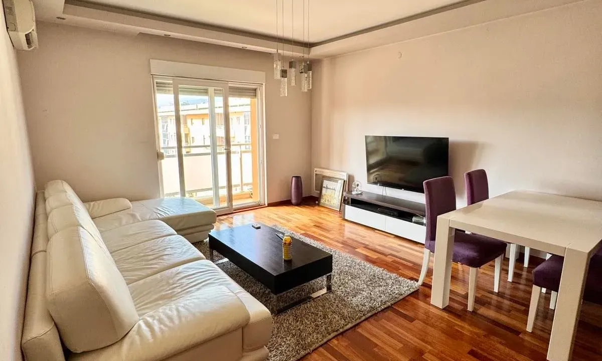 Izdavanje, jednosoban stan, 53m², City Kvart, Podgorica