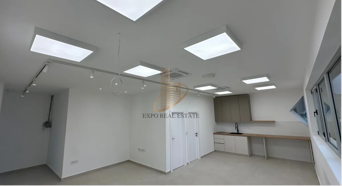 Rent, office space, 96m², Čukarica, Beograd