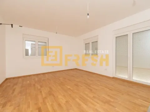 Prodaja, dvosoban stan, 65m², Stari Aerodrom, Podgorica - image 2