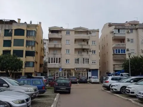 Rent, one bedroom apartment, 51m², Bar, Crna Gora - image 3