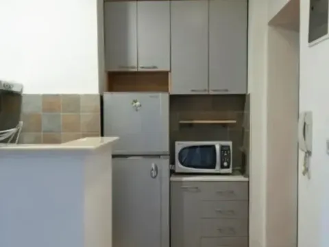 Izdavanje, dvosoban stan, 60m², Centar, Podgorica - image 4