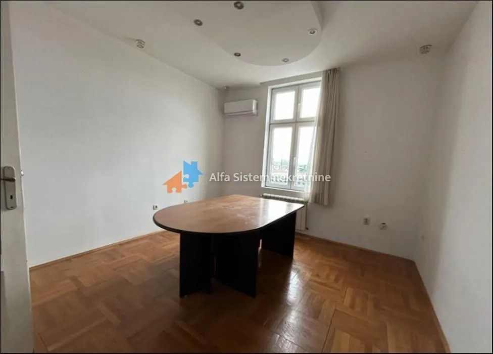 Izdavanje, trosoban stan, 110m², Stari Grad, Beograd