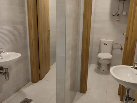 Izdavanje, poslovni prostor, 110m², Centar, Podgorica - image 2