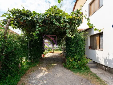 Izdavanje, trosoban stan, 100m², Dalmatinska ulica, Podgorica - image 21