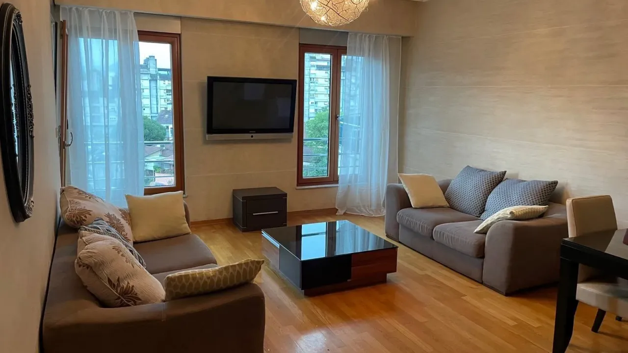 Izdavanje, jednosoban stan, 50m², Centar, Podgorica