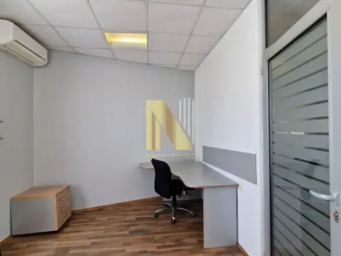 Izdavanje, poslovni prostor, 120m², Centar, Novi Sad - image 8