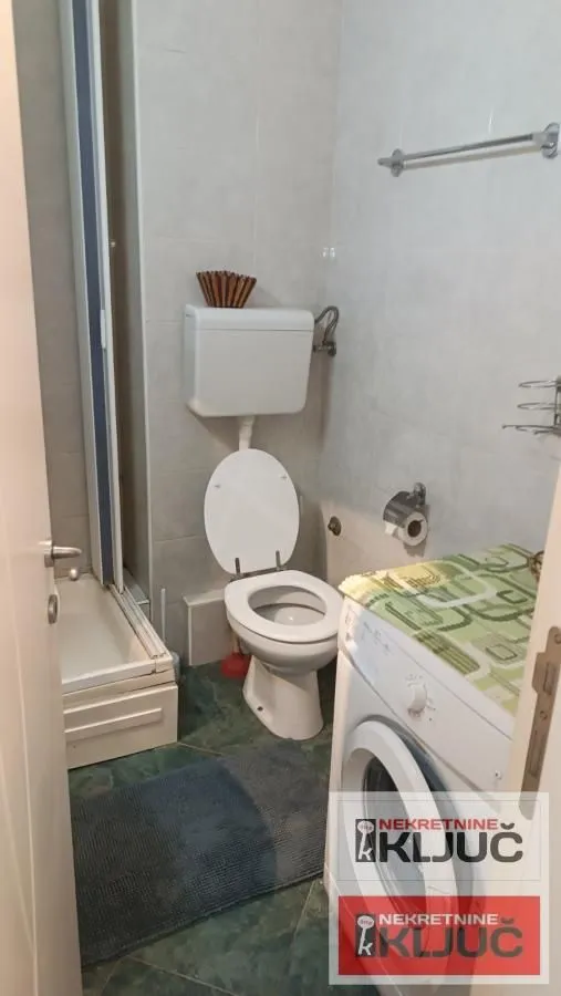 Izdavanje, garsonjera, 28m², Grbavica, Novi Sad Sve Podlokacije