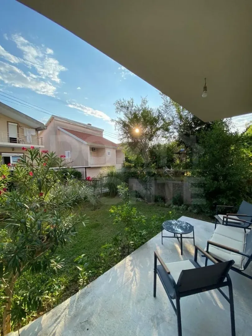 Izdavanje, dvosoban stan, 52m², Marići, Tivat