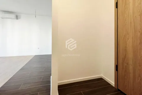 Rent, one bedroom apartment, 45m², Tološi, Podgorica - image 3