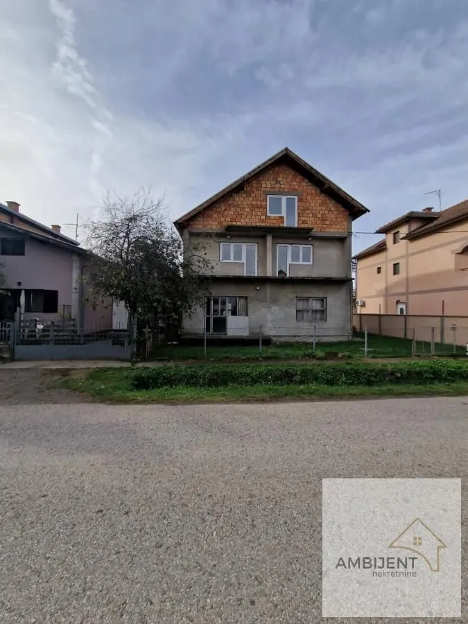 Prodaja, kuća, 256m², Deč, Pećinci