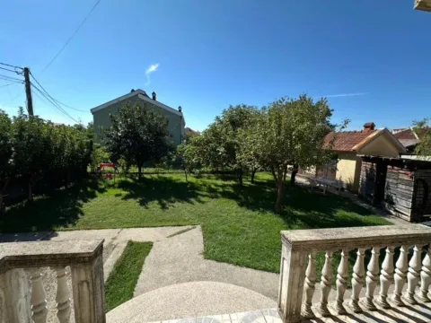 Prodaja, kuća, 270m², Tološi, Podgorica - image 5