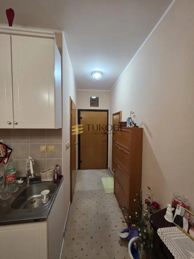 Izdavanje, jednosoban stan, 34m², Bulevar Oslobodjenja, Novi Sad Sve Podlokacije