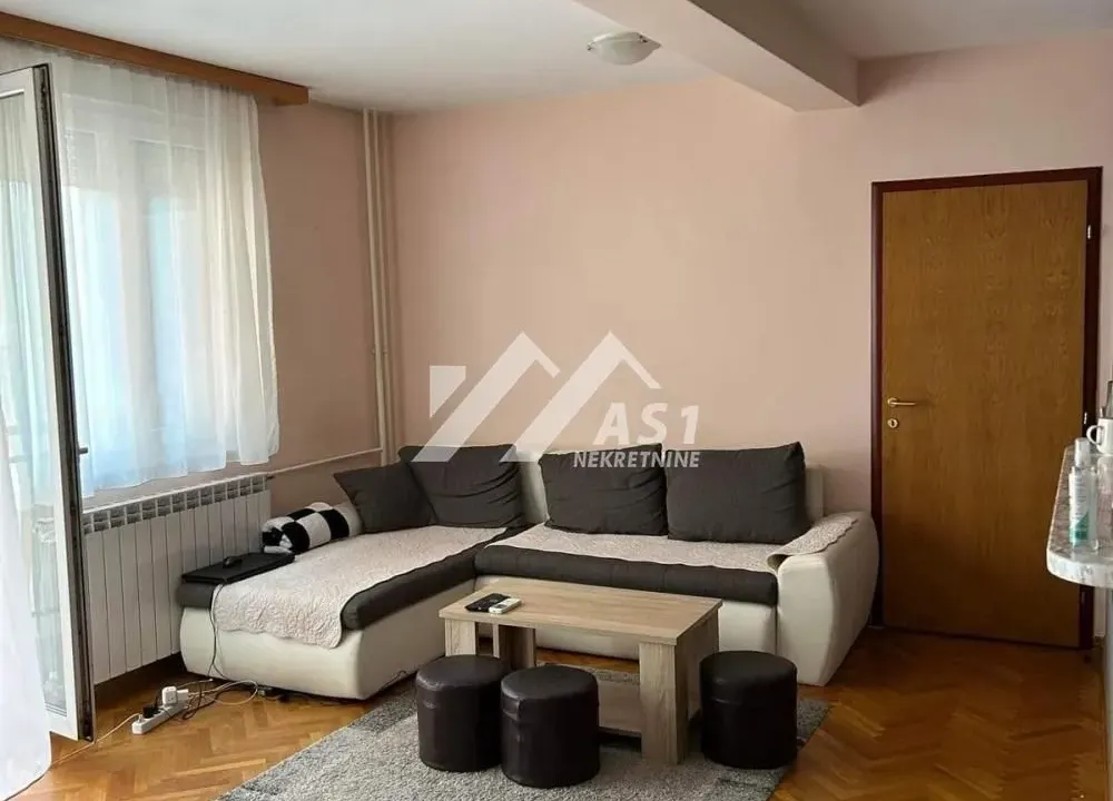 Izdavanje, trosoban stan, 72m², Grbavica, Novi Sad Sve Podlokacije