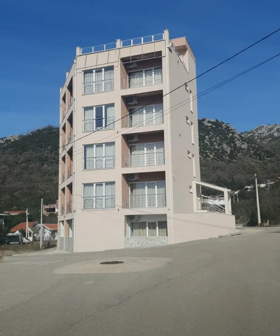 Prodaja, ugostiteljski objekat, 575m², Čanj, Bar