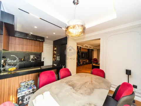 Prodaja, trosoban stan, 195m², Pobrežje, Podgorica - image 9