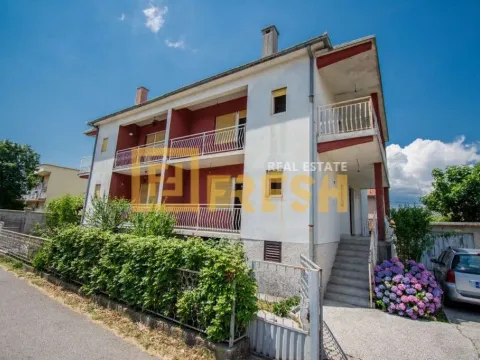 Prodaja, kuća, 214m², Tološi, Podgorica - image 19