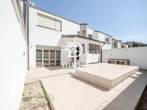 Rent, house, 450m², Banovo Brdo, Beograd - image 13