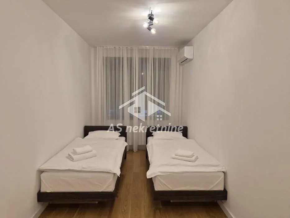 Izdavanje, trosoban stan, 95m², Trošarina, Voždovac Sve Podlokacije