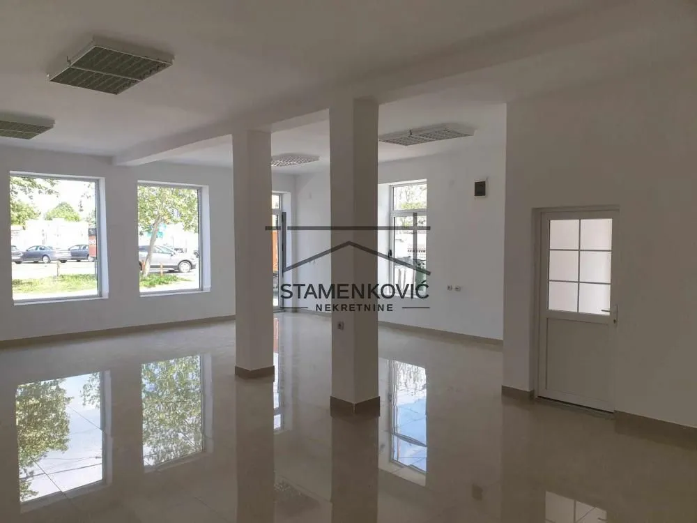 Rent, office space, 600m², Veternička rampa, Novi Sad Sve Podlokacije
