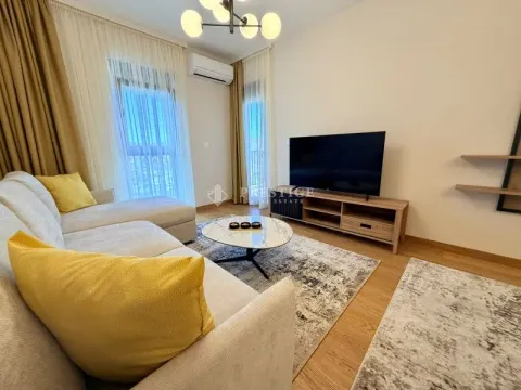 Moderna i svijetla dnevna soba sa garniturom i TV komodom. - image 2