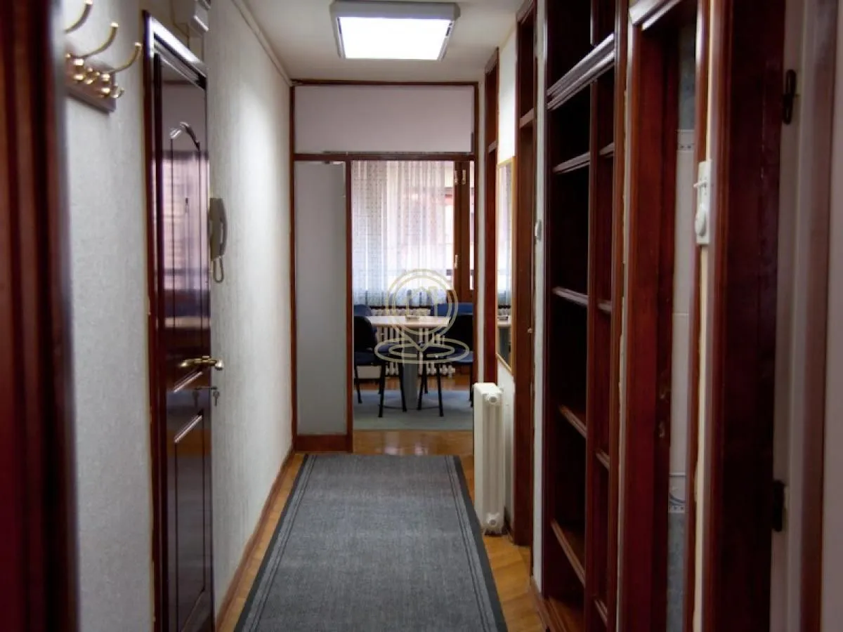 Rent, three bedroom apartment, 80m², Vračar Sve Podlokacije, Beograd