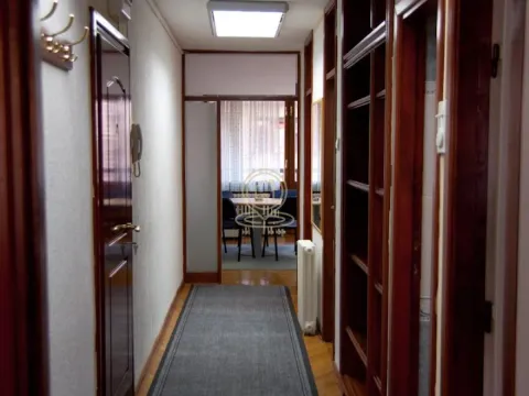 Rent, three bedroom apartment, 80m², Vračar Sve Podlokacije, Beograd - image 1