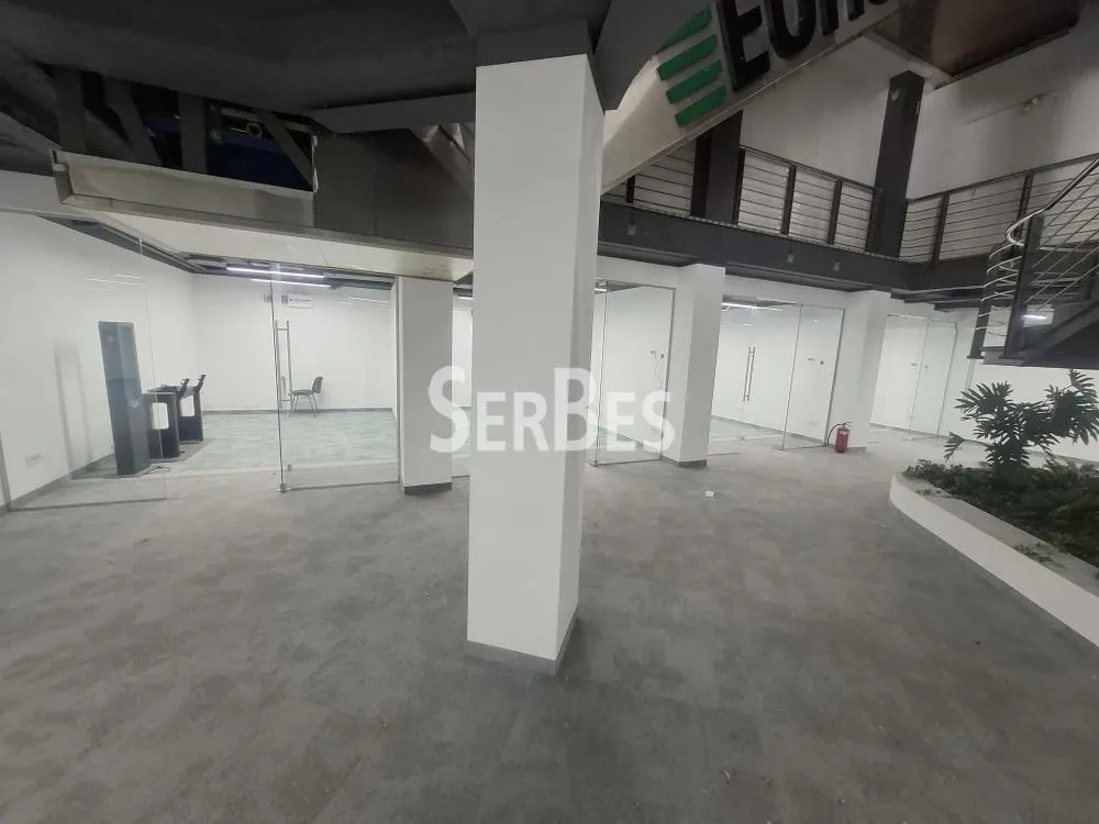 Sale, office space, 774m², Bulevar Oslobodjenja, Novi Sad Sve Podlokacije