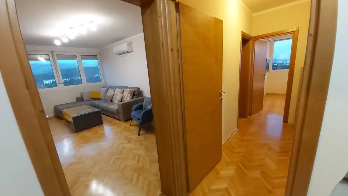 Izdavanje, dvosoban stan, 82m², Preko Morače, Podgorica