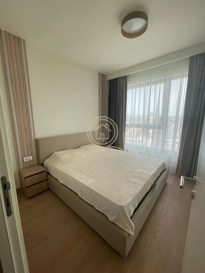 Izdavanje, trosoban stan, 80m², Savski Venac, Beograd