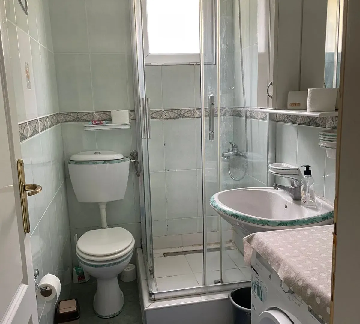 Izdavanje, jednosoban stan, 37m², Podkošljun, Budva