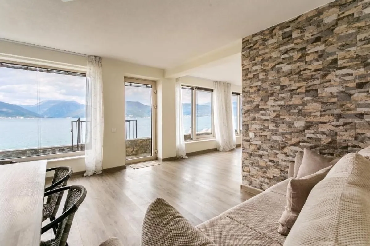 Sale, house, 240m², Krašići, Tivat